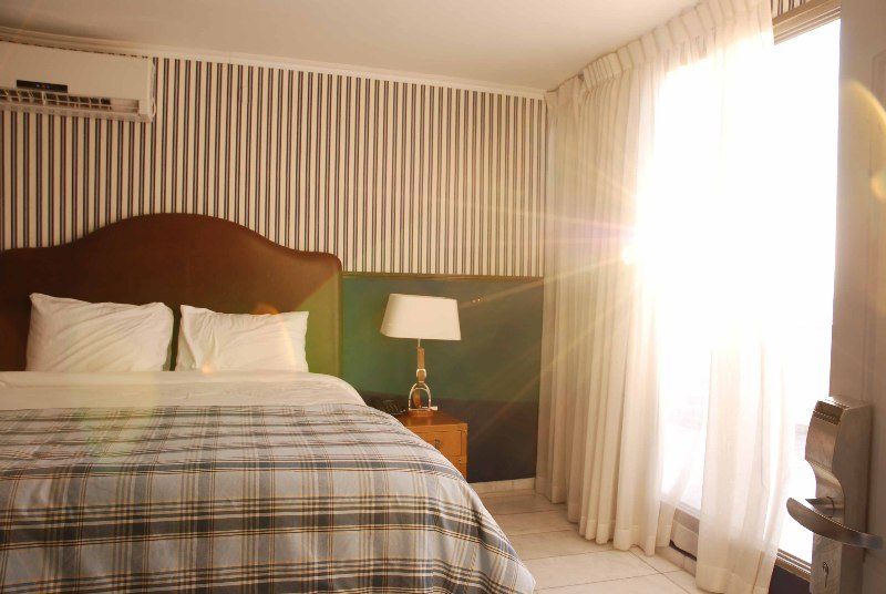 Dream 98 And Hotel